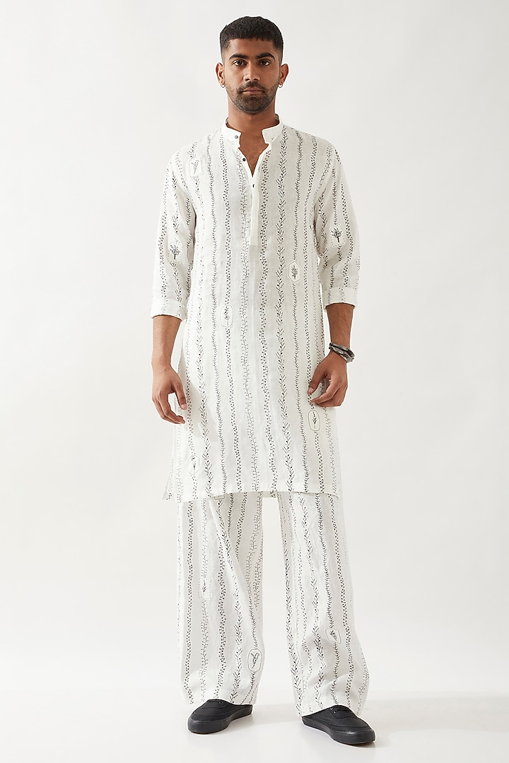 White Linen Printed Kurta by Son Of A Noble SNOB Men at Pernia's Pop Up Shop