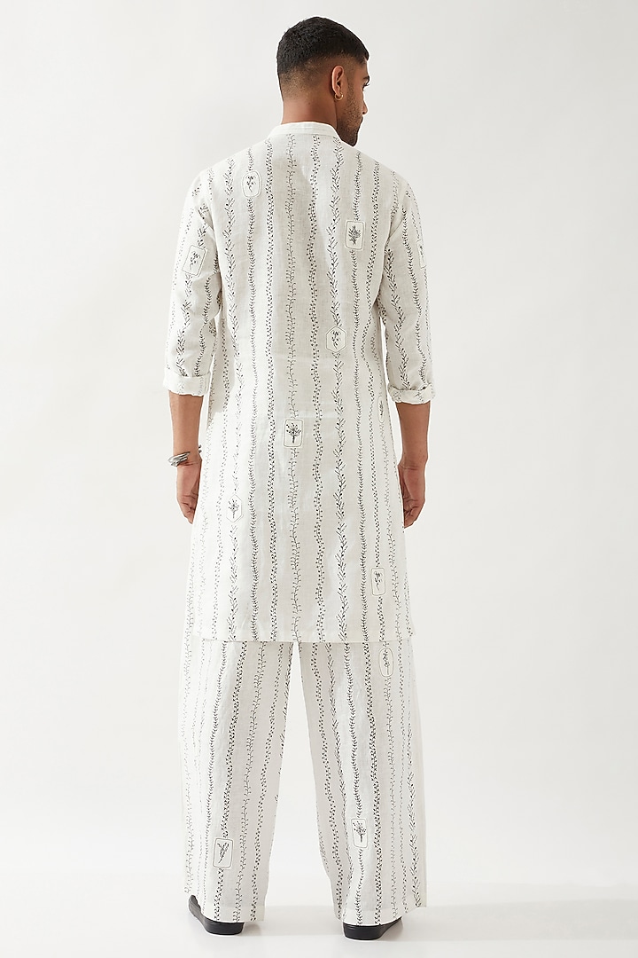 White Linen Printed Kurta by Son Of A Noble SNOB Men at Pernia's Pop Up Shop