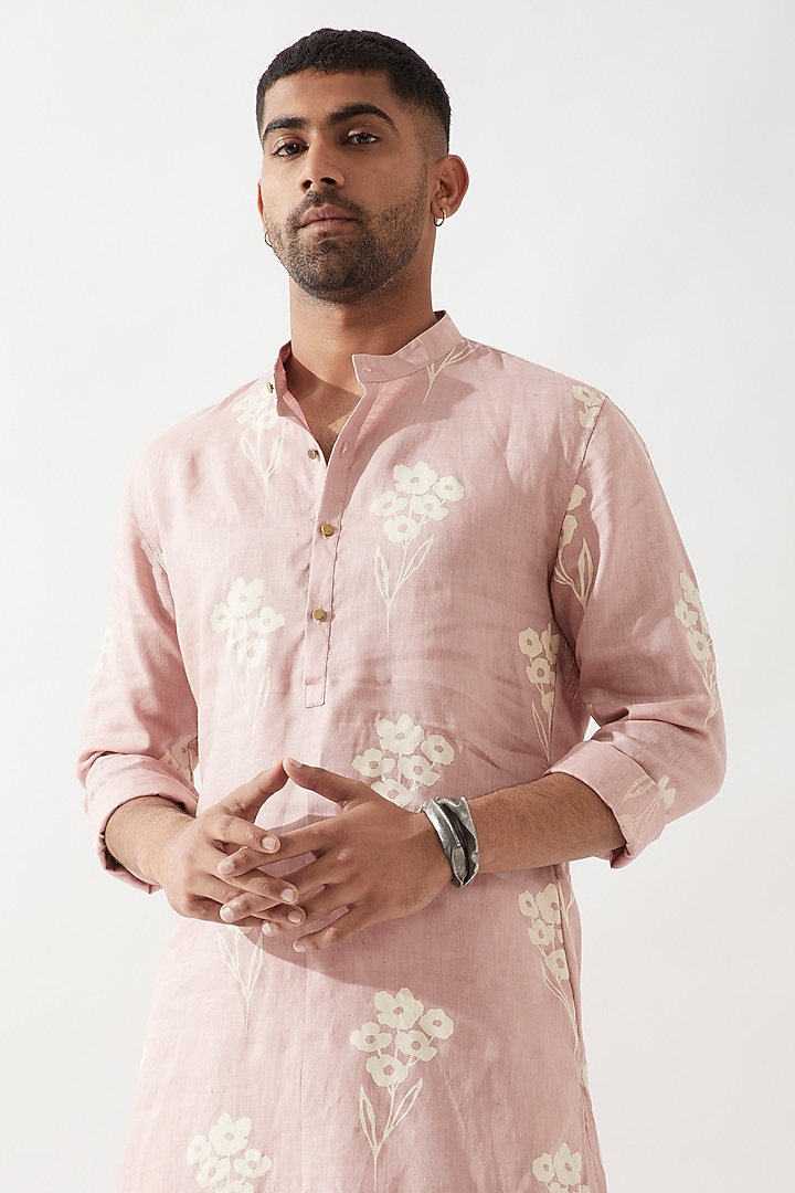 Pink Linen Printed Kurta by Son Of A Noble SNOB Men at Pernia's Pop Up Shop
