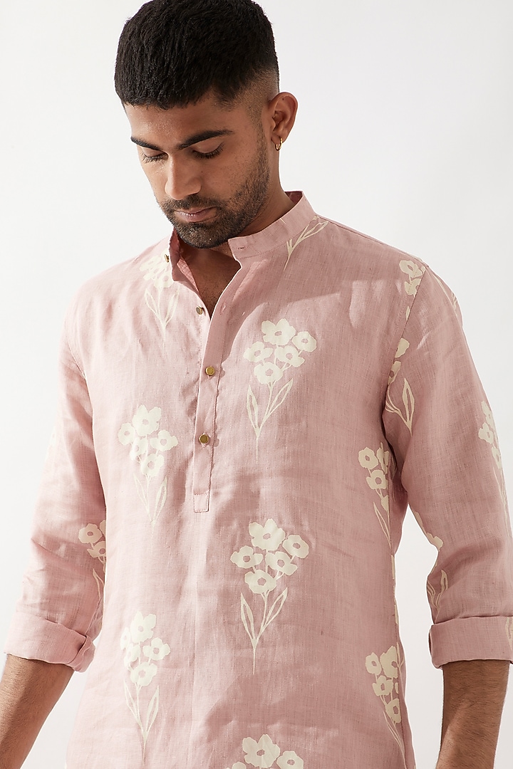 Pink Linen Printed Kurta by Son Of A Noble SNOB Men at Pernia's Pop Up Shop