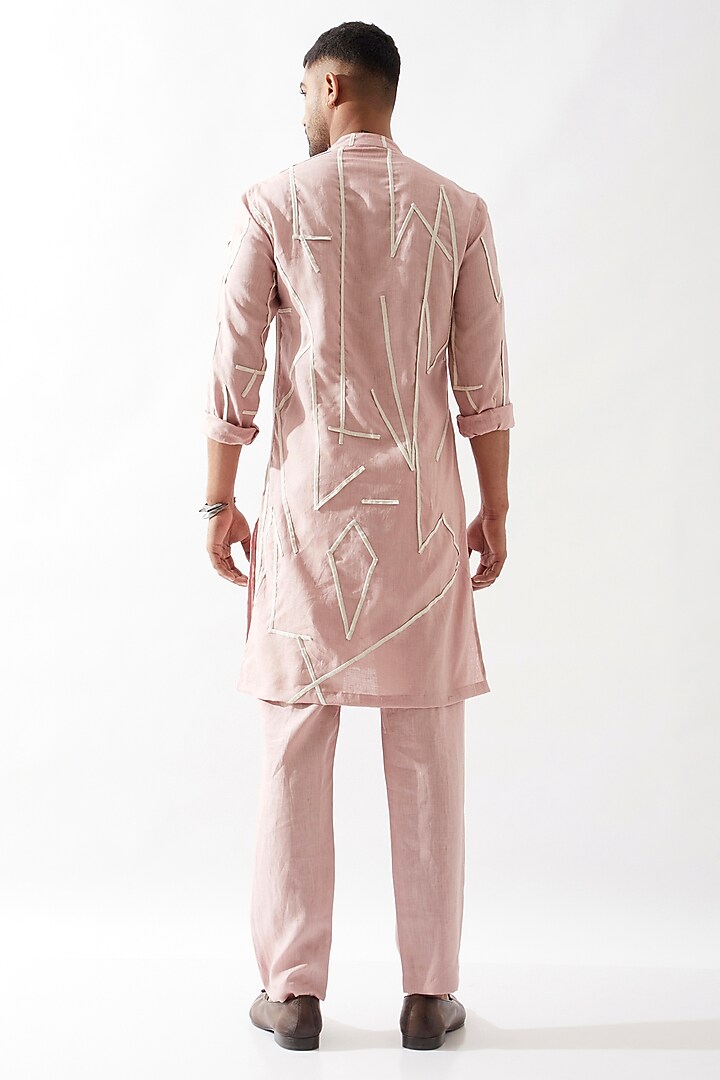 Pink Linen Printed & Pintuck Textured Kurta by Son Of A Noble SNOB Men at Pernia's Pop Up Shop