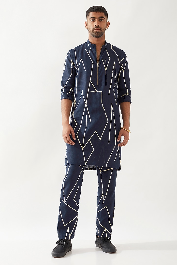 Navy Linen Printed Kurta by Son Of A Noble SNOB Men at Pernia's Pop Up Shop