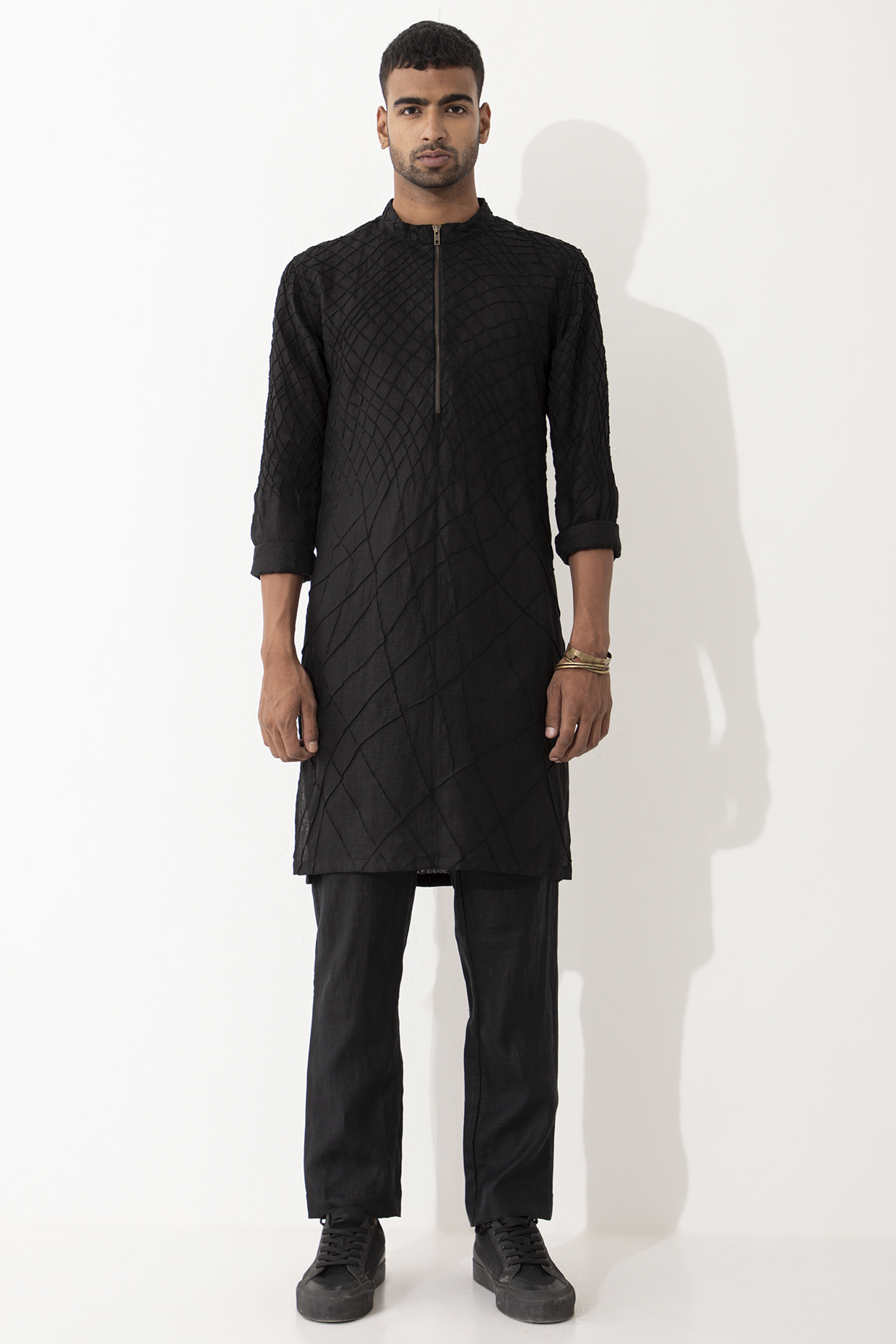 Black Linen Solid Kurta Set by Son Of A Noble SNOB Men at Pernia's Pop Up Shop