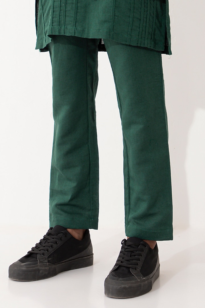 Green Linen Solid Kurta Set by Son Of A Noble SNOB Men at Pernia's Pop Up Shop