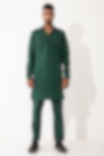 Green Linen Solid Kurta Set by Son Of A Noble SNOB Men at Pernia's Pop Up Shop