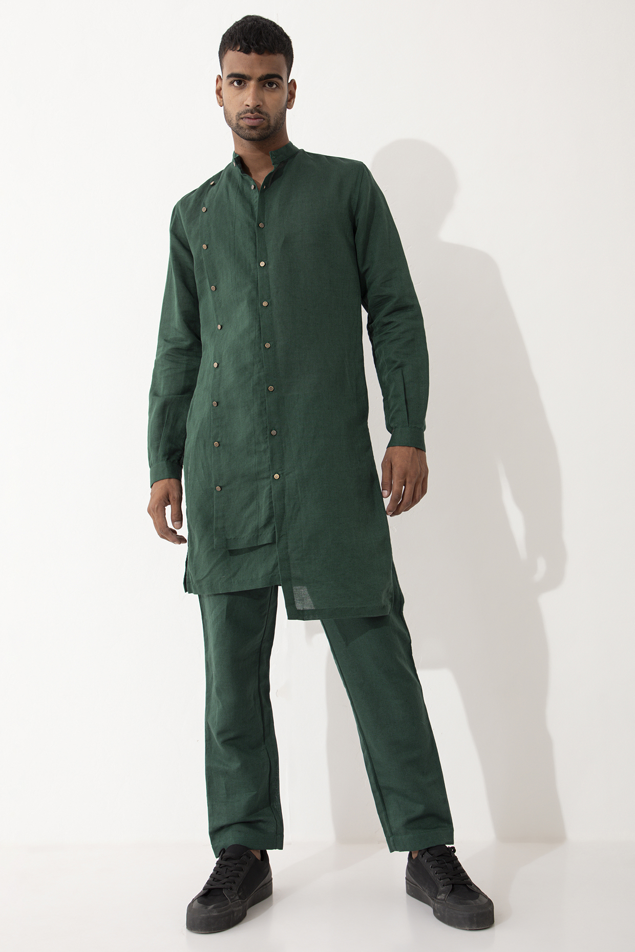 Green Linen Solid Kurta Set by Son Of A Noble SNOB Men at Pernia's Pop Up Shop
