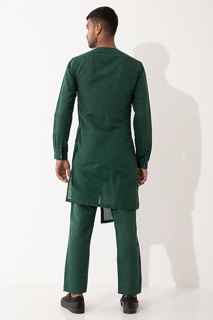 Green Linen Asymmetric Paneled Kurta Set by Son Of A Noble SNOB Men at Pernia's Pop Up Shop
