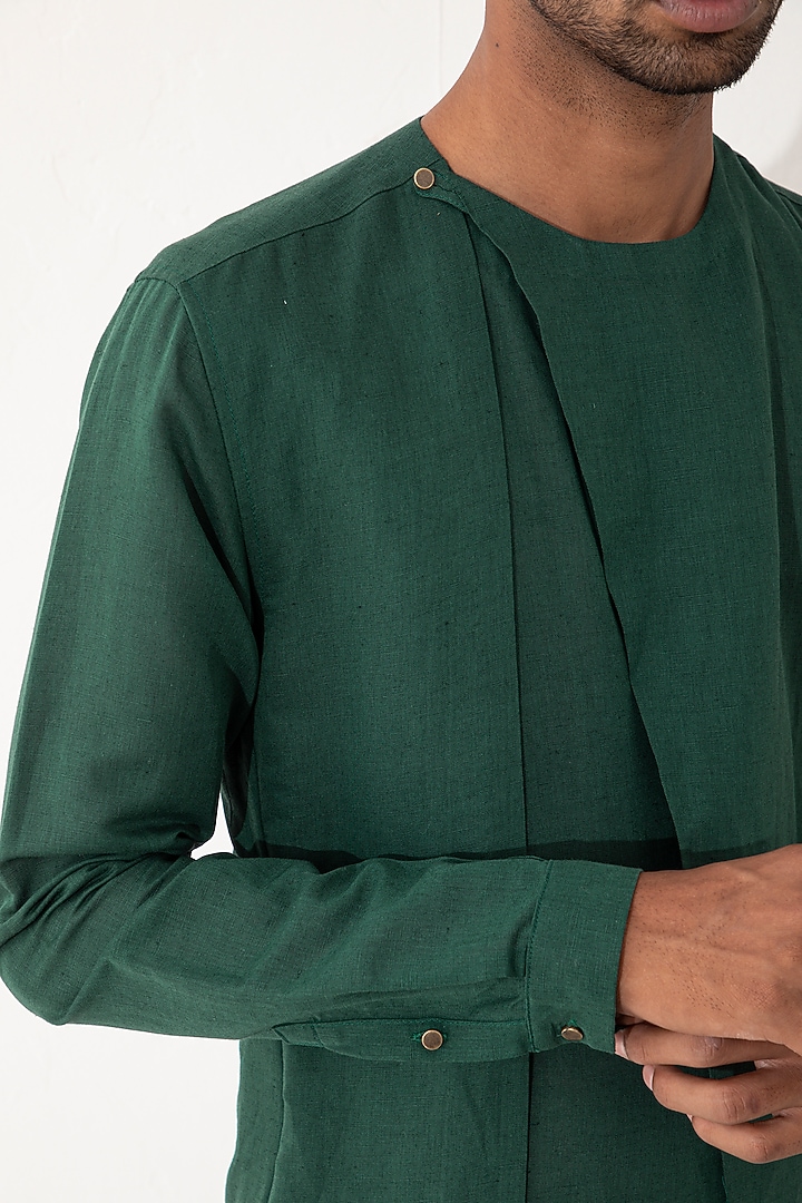 Green Linen Asymmetric Paneled Kurta Set by Son Of A Noble SNOB Men at Pernia's Pop Up Shop