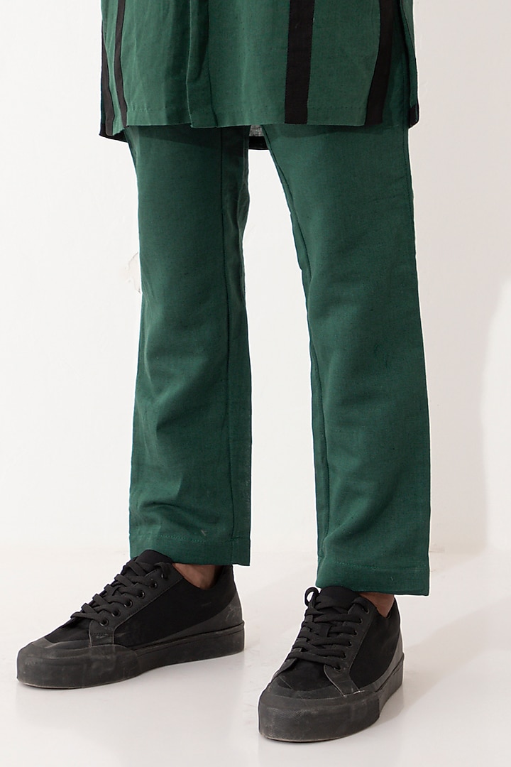 Green Linen Applique Kurta Set by Son Of A Noble SNOB Men at Pernia's Pop Up Shop