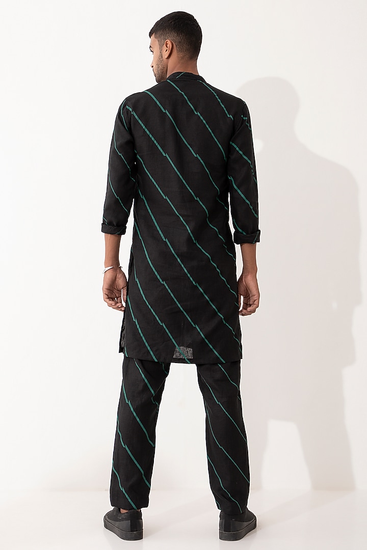 Black Linen Printed Kurta Set by Son Of A Noble SNOB Men at Pernia's Pop Up Shop