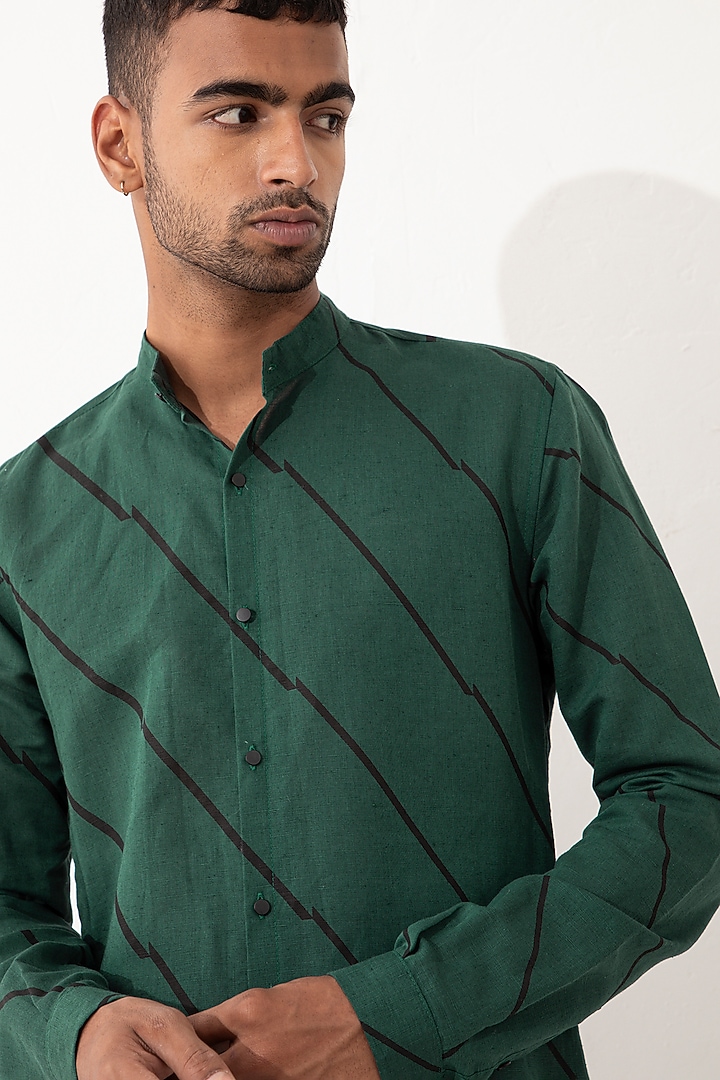 Green Linen Printed Kurta Set by Son Of A Noble SNOB Men at Pernia's Pop Up Shop