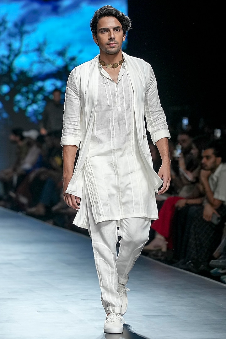 White Linen Indo-Western Set by Son Of A Noble SNOB Men at Pernia's Pop Up Shop