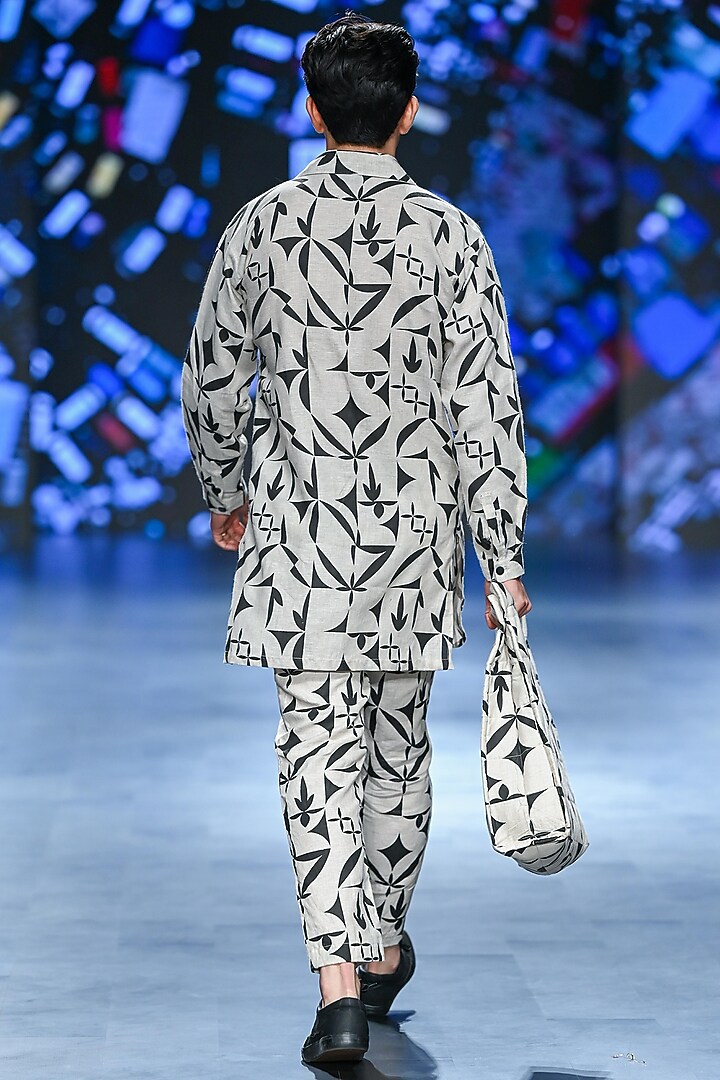Ivory Linen Printed Co-Ord Set by Son Of A Noble SNOB Men at Pernia's Pop Up Shop