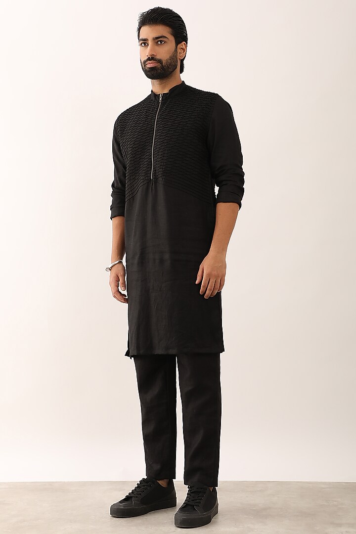 Black Linen Textured Kurta Set by Son Of A Noble SNOB Men at Pernia's Pop Up Shop