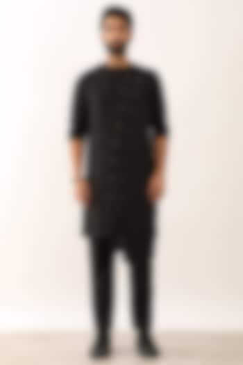 Black Linen Asymmetric Kurta Set by Son Of A Noble SNOB Men