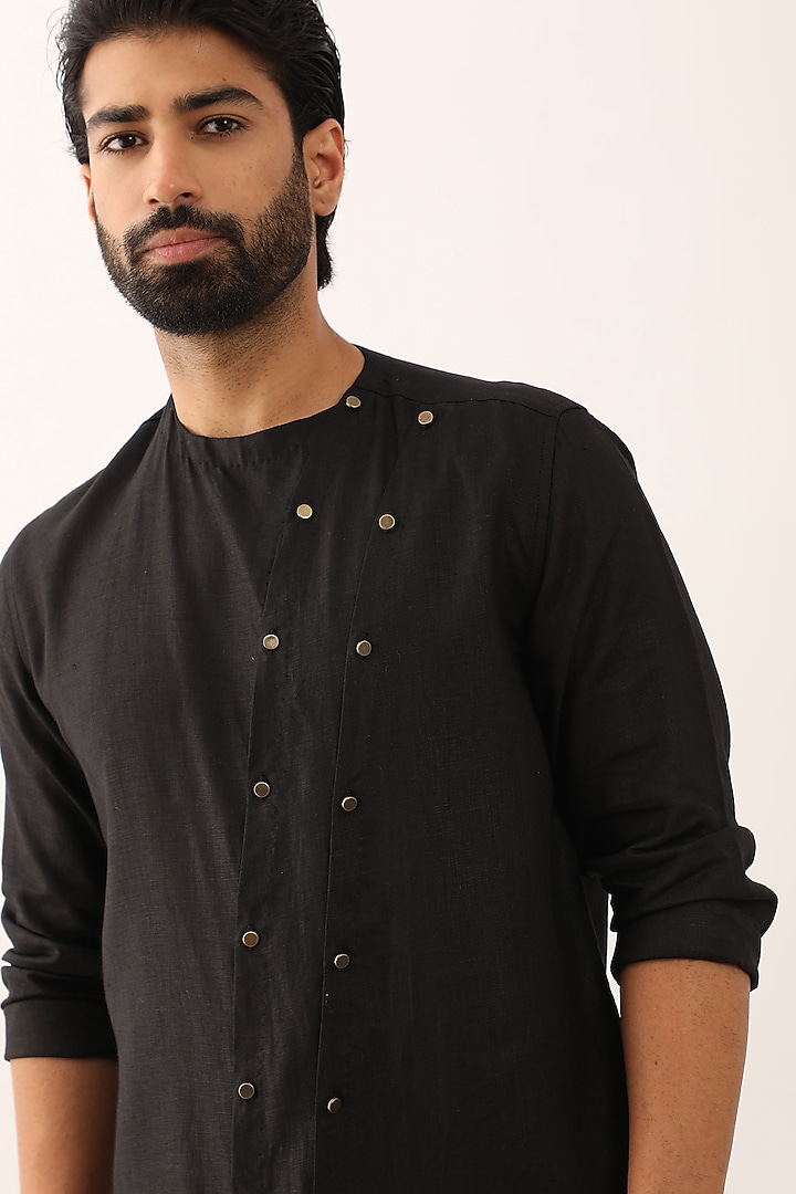 Black Linen Asymmetric Kurta Set by Son Of A Noble SNOB Men at Pernia's Pop Up Shop