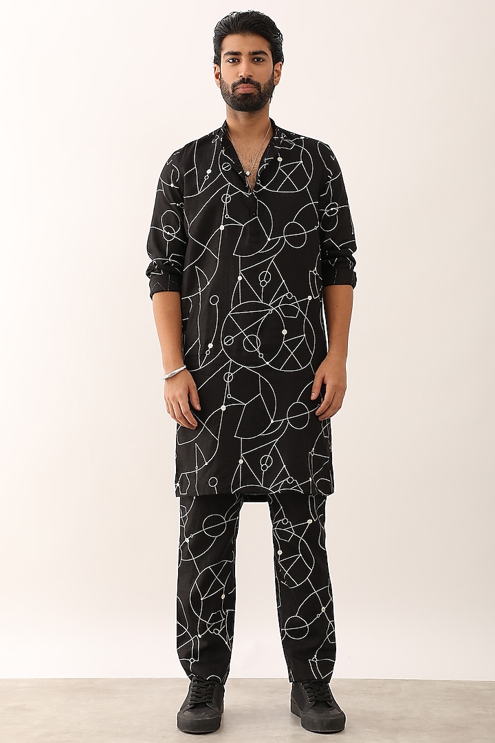 Black Linen Printed Kurta Set by Son Of A Noble SNOB Men at Pernia's Pop Up Shop