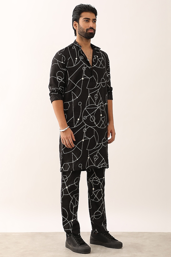 Black Linen Printed Kurta Set by Son Of A Noble SNOB Men at Pernia's Pop Up Shop