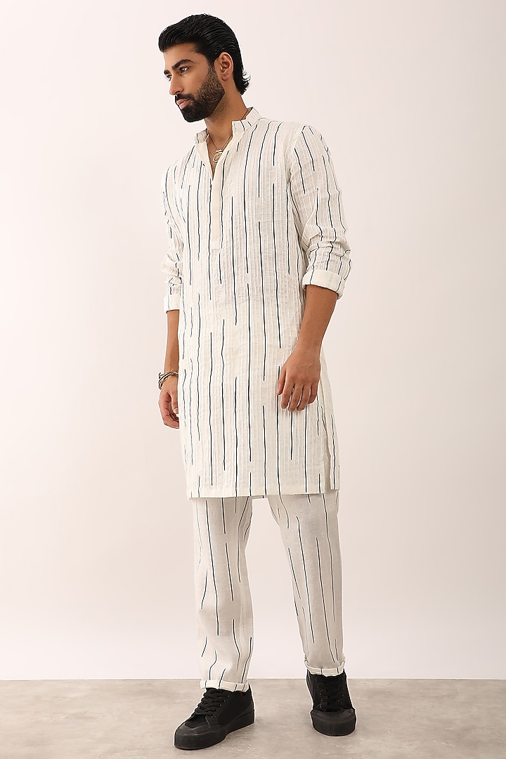 White Linen Printed Kurta Set by Son Of A Noble SNOB Men at Pernia's Pop Up Shop