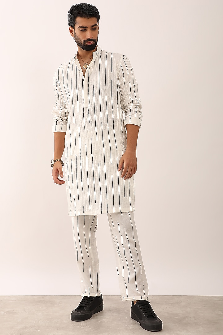 White Linen Printed Kurta Set by Son Of A Noble SNOB Men at Pernia's Pop Up Shop