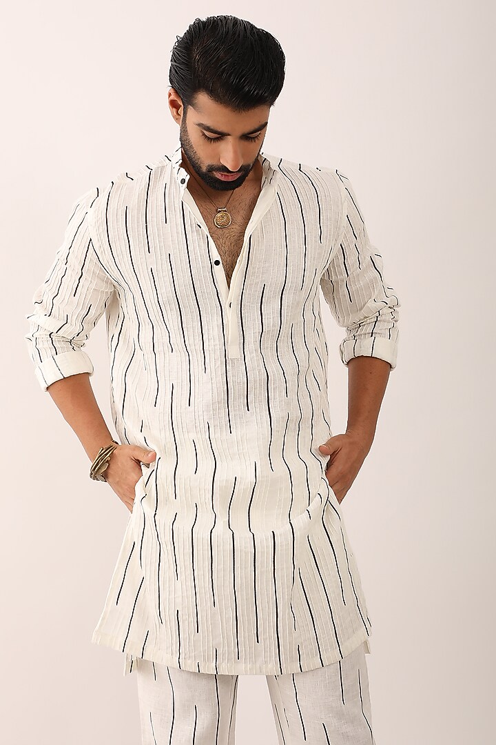 White Linen Printed Kurta Set by Son Of A Noble SNOB Men at Pernia's Pop Up Shop