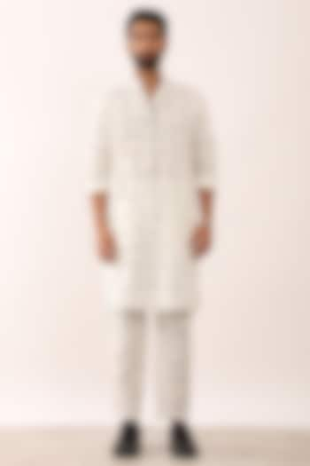 White Linen Printed Kurta Set by Son Of A Noble SNOB Men at Pernia's Pop Up Shop