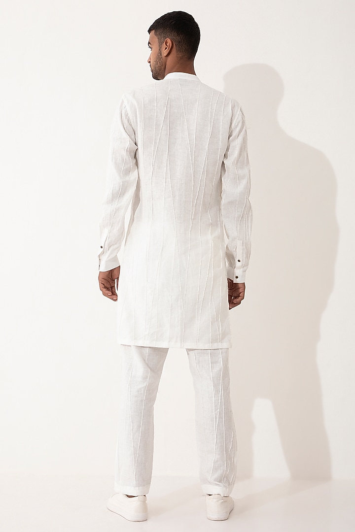 White Linen Kurta Set by Son Of A Noble SNOB Men at Pernia's Pop Up Shop