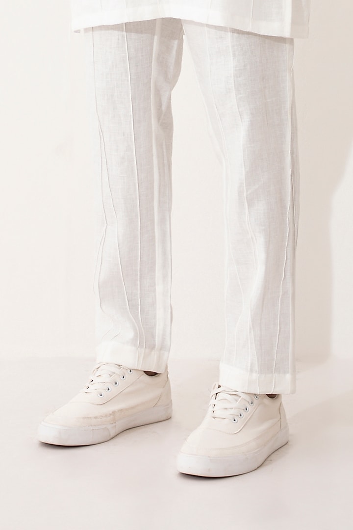 White Linen Kurta Set by Son Of A Noble SNOB Men at Pernia's Pop Up Shop