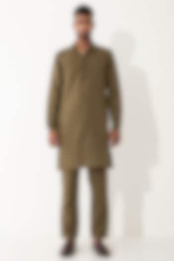 Brown Linen Kurta Set by Son Of A Noble SNOB Men