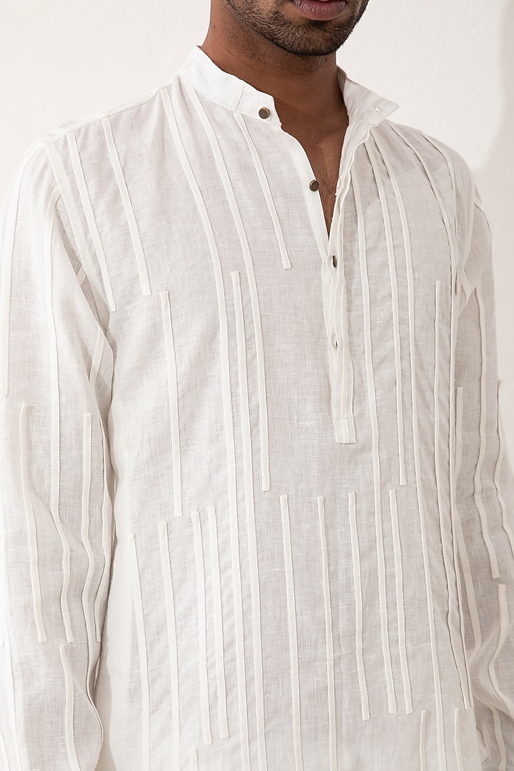 White Linen Kurta Set by Son Of A Noble SNOB Men at Pernia's Pop Up Shop