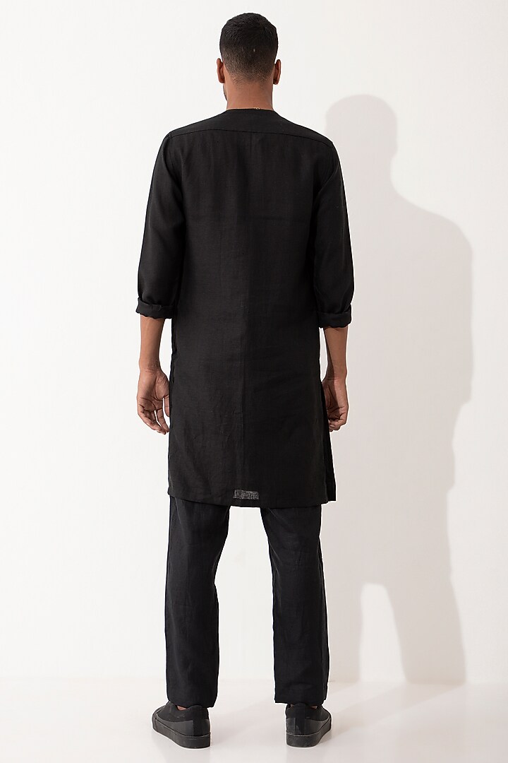 Black Linen Paneled Kurta Set by Son Of A Noble SNOB Men at Pernia's Pop Up Shop