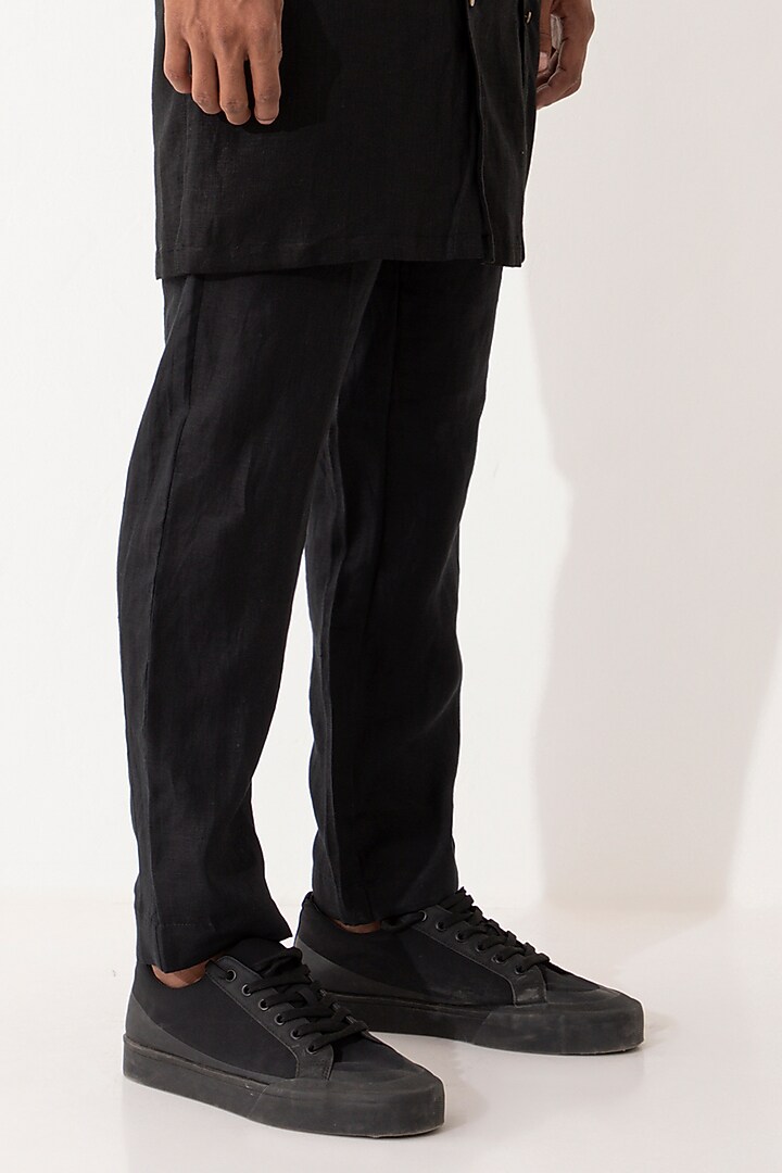 Black Linen Kurta Set by Son Of A Noble SNOB Men at Pernia's Pop Up Shop