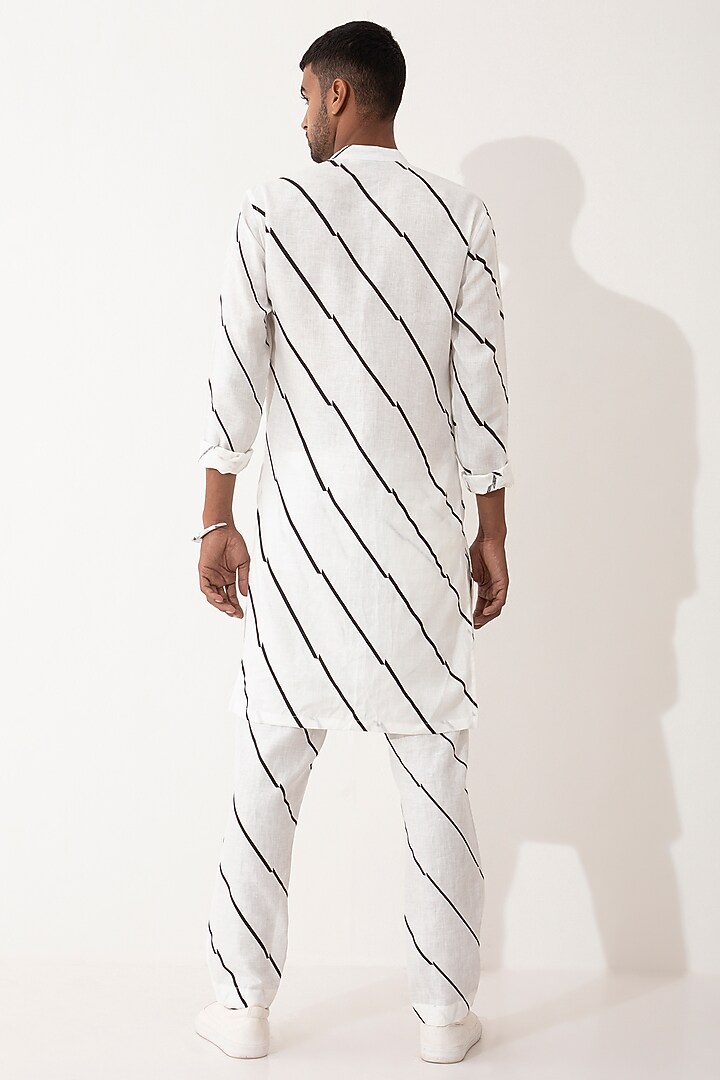 White Linen Printed Kurta Set by Son Of A Noble SNOB Men at Pernia's Pop Up Shop