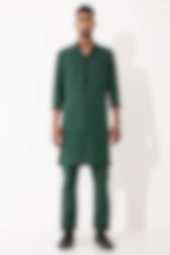 Green Linen Printed Kurta Set by Son Of A Noble SNOB Men at Pernia's Pop Up Shop