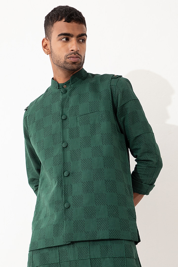 Green Linen Printed Bundi Set by Son Of A Noble SNOB Men at Pernia's Pop Up Shop