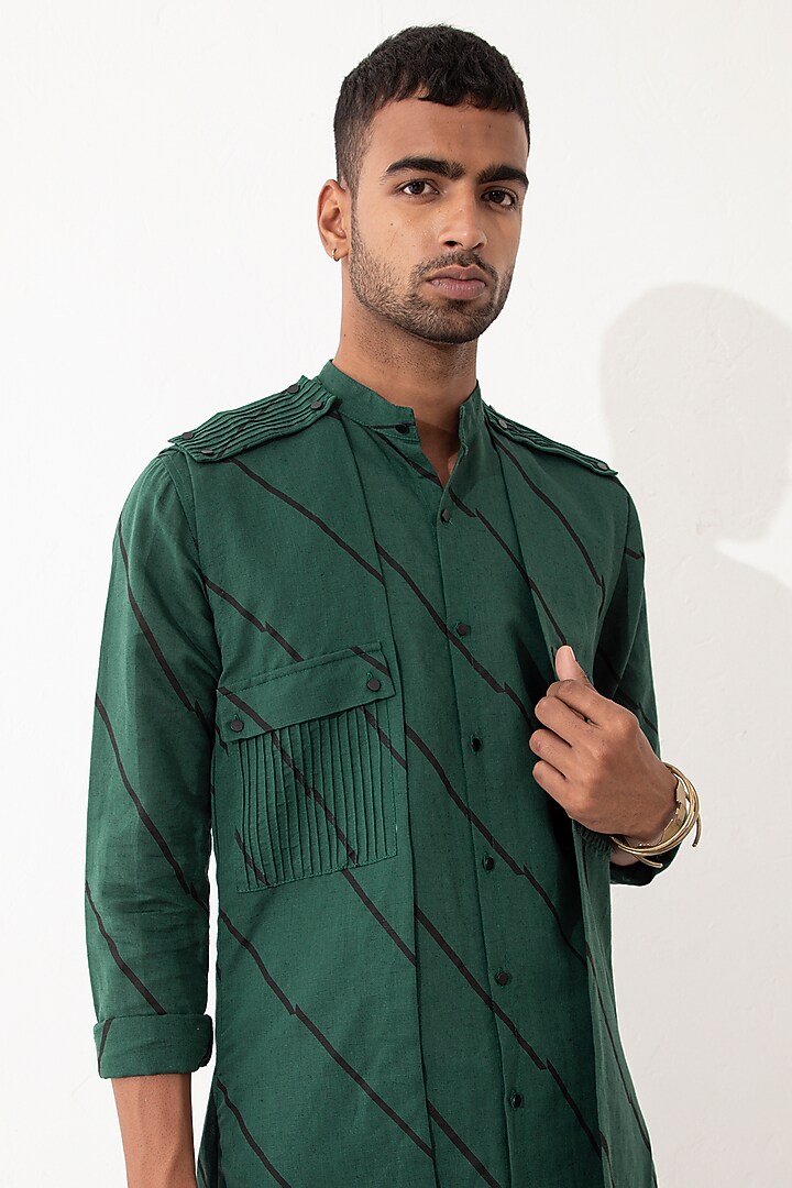 Green Linen Printed Bundi Set by Son Of A Noble SNOB Men at Pernia's Pop Up Shop