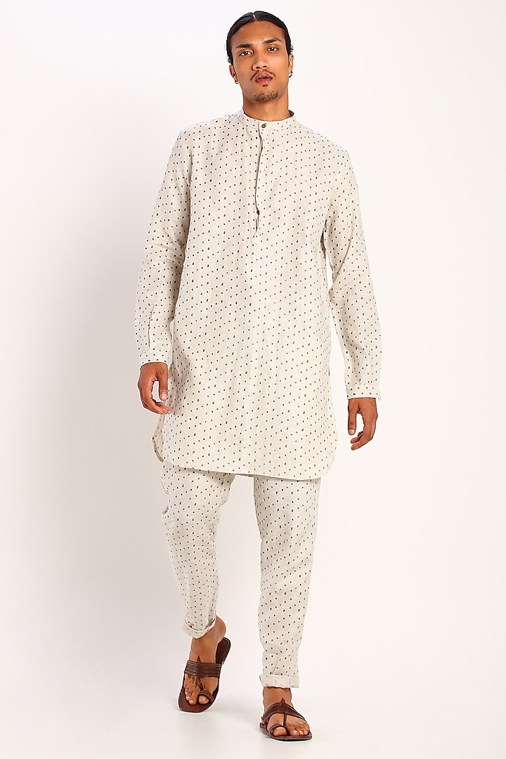 Ivory Linen Printed Kurta by Son Of A Noble SNOB at Pernia's Pop Up Shop