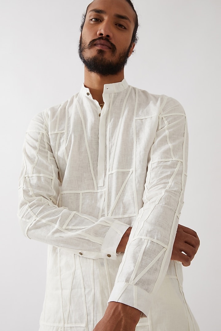 White Linen Textured Kurta Set by Son Of A Noble SNOB Men at Pernia's Pop Up Shop