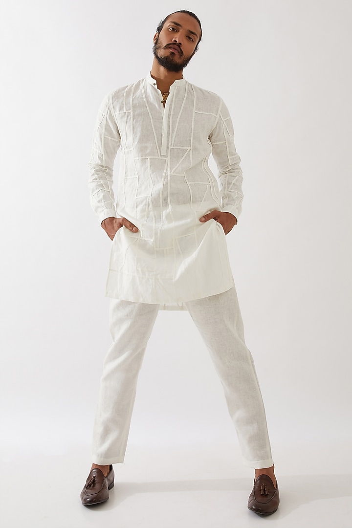 White Linen Textured Kurta Set by Son Of A Noble SNOB Men at Pernia's Pop Up Shop