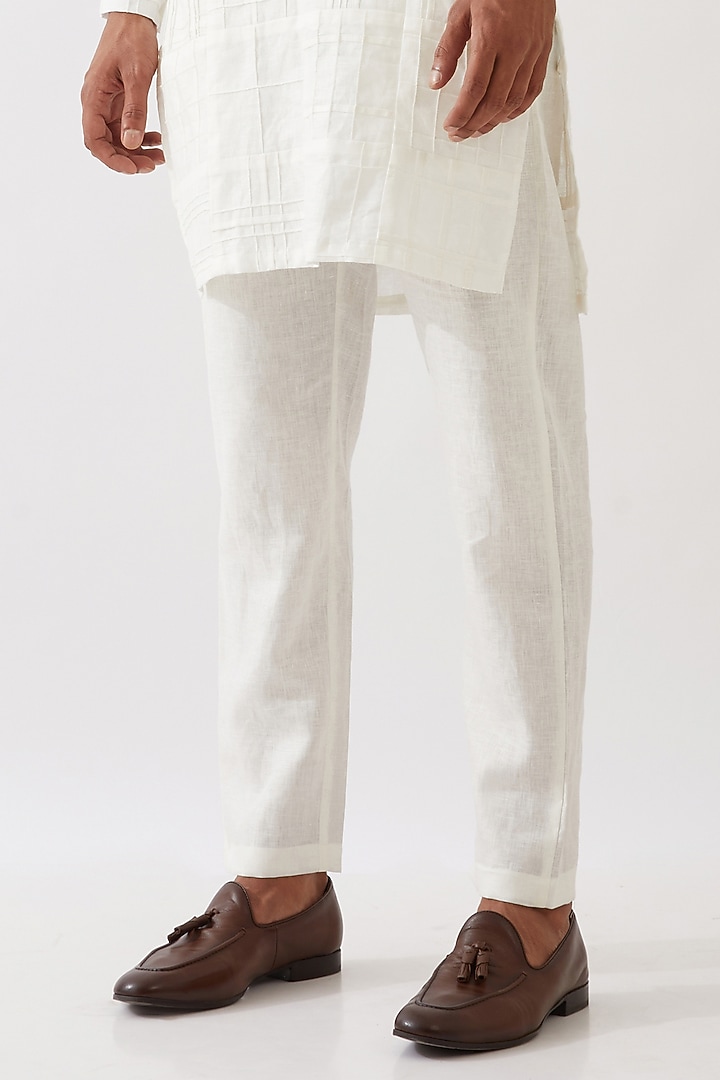 White Linen Textured Kurta Set by Son Of A Noble SNOB Men at Pernia's Pop Up Shop