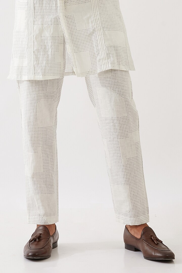 White Linen Printed Kurta Set by Son Of A Noble SNOB Men at Pernia's Pop Up Shop