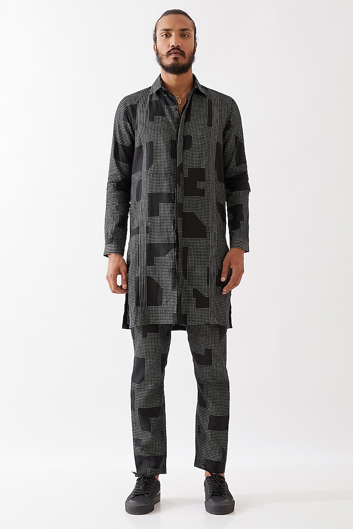 Black Linen Printed Kurta Set by Son Of A Noble SNOB Men at Pernia's Pop Up Shop