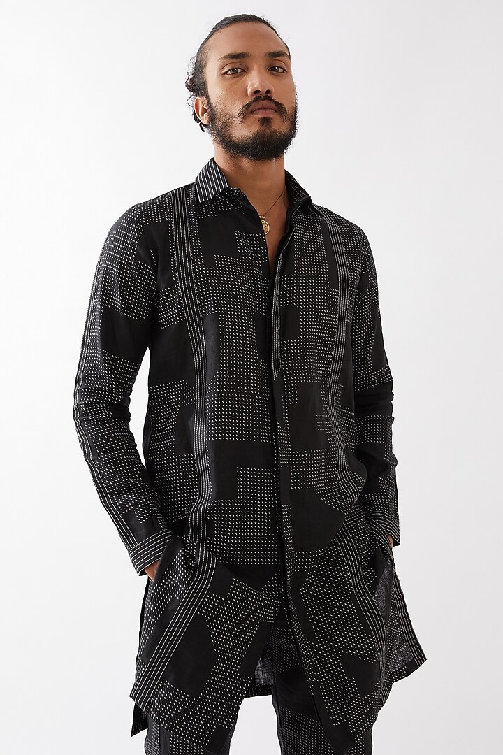 Black Linen Printed Kurta Set by Son Of A Noble SNOB Men at Pernia's Pop Up Shop