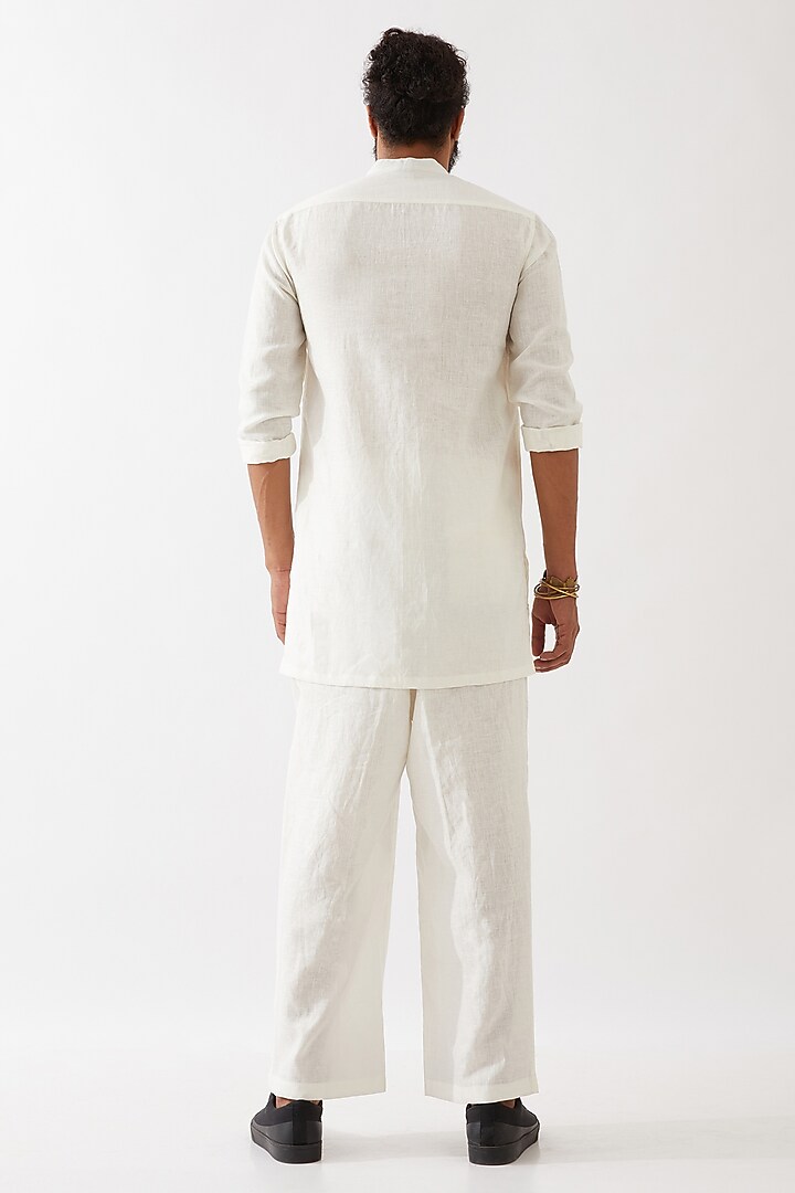 White Linen Short Kurta Set by Son Of A Noble SNOB Men at Pernia's Pop Up Shop