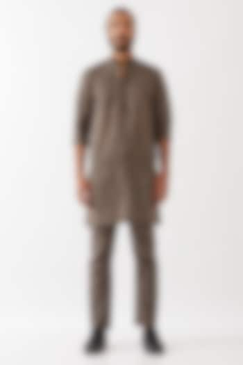 Grey Cotton Linen Printed Kurta Set by Son Of A Noble SNOB Men at Pernia's Pop Up Shop