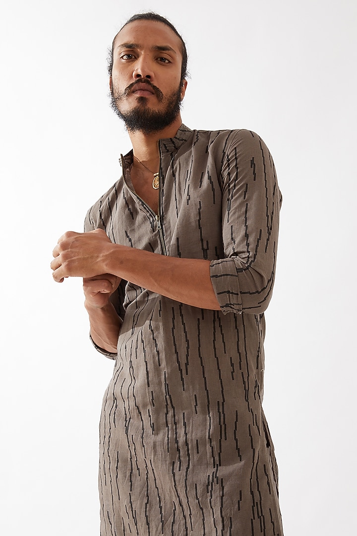 Grey Cotton Linen Printed Kurta Set by Son Of A Noble SNOB Men at Pernia's Pop Up Shop