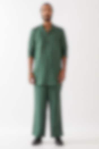 Green Linen Short Kurta Set by Son Of A Noble SNOB Men at Pernia's Pop Up Shop