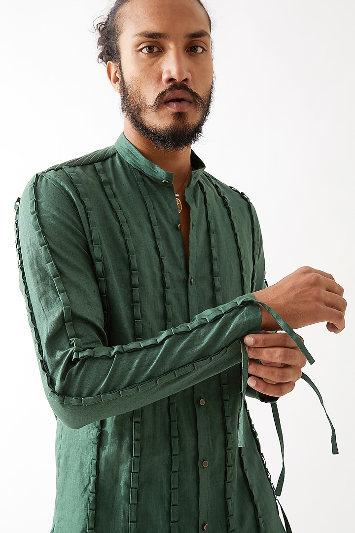 Green Linen Printed Textured Kurta Set by Son Of A Noble SNOB Men at Pernia's Pop Up Shop