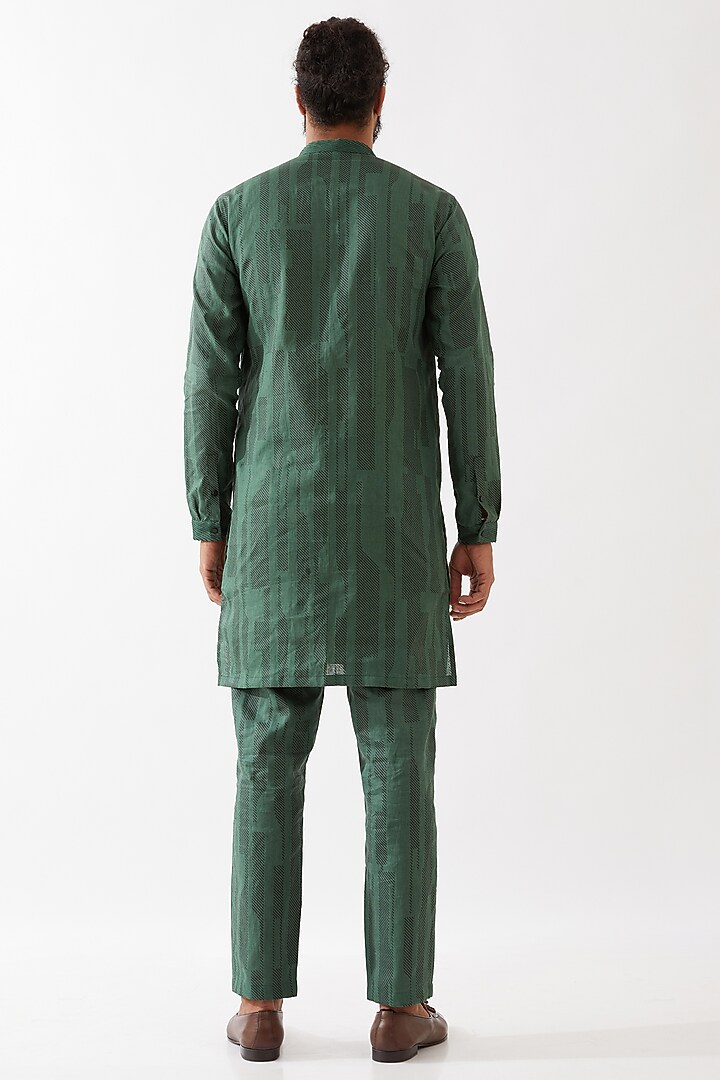 Green Linen Printed Textured Kurta Set by Son Of A Noble SNOB Men at Pernia's Pop Up Shop