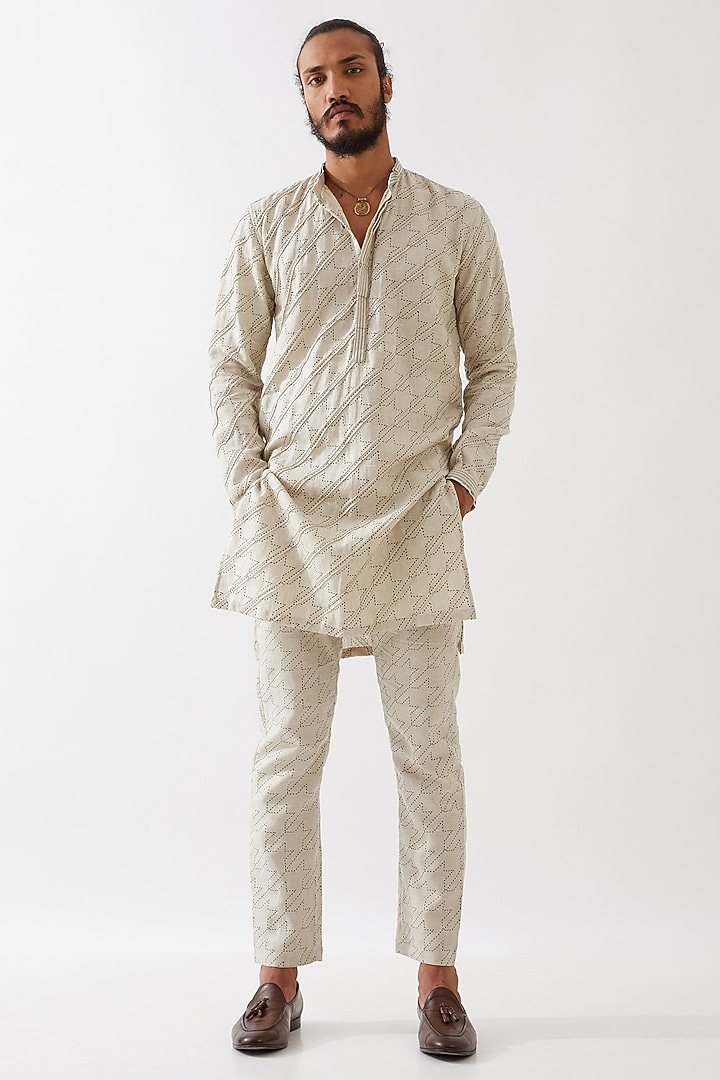 Ivory Linen Printed Textured Kurta Set by Son Of A Noble SNOB Men at Pernia's Pop Up Shop
